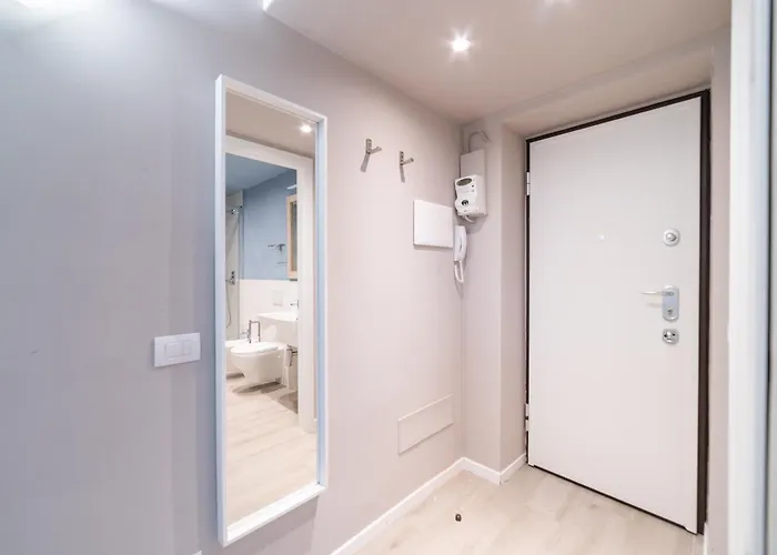 Cozy - Porta Romana, Apartment *