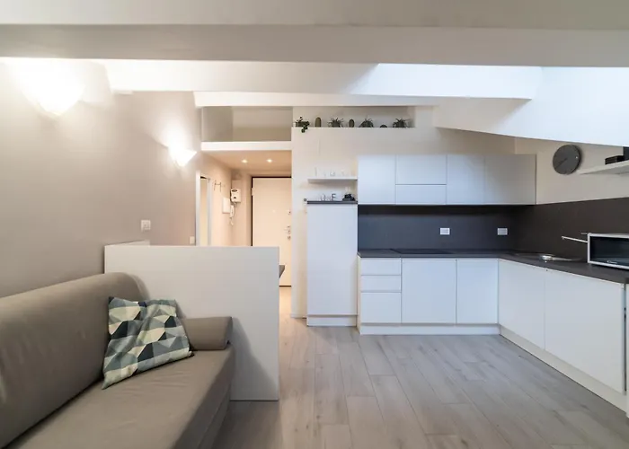 Cozy - Porta Romana, Apartment *